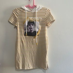 hoodie skirt with two pockets and hat